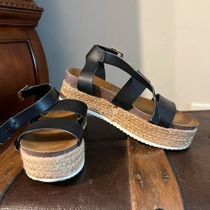 Patrizia Womens platforms says size 38 (Womens size 7)